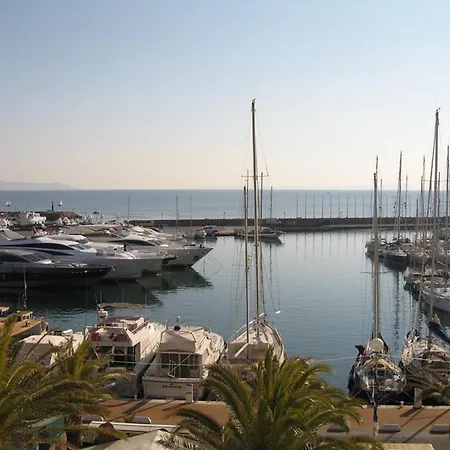 T2 Au Port D'hyeres Avec Jardinet Prive, 4 Pers, Proche Plages Et Commerces - Fr-1-335-203 *